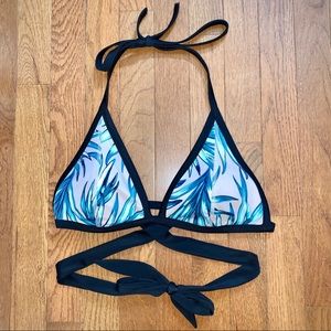 Victoria’s Secret Triangle Swim Top (M)